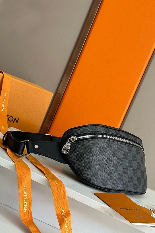 Кожаная сумка на пояс Louis Vuitton Discovery Premium 26x13x7 см