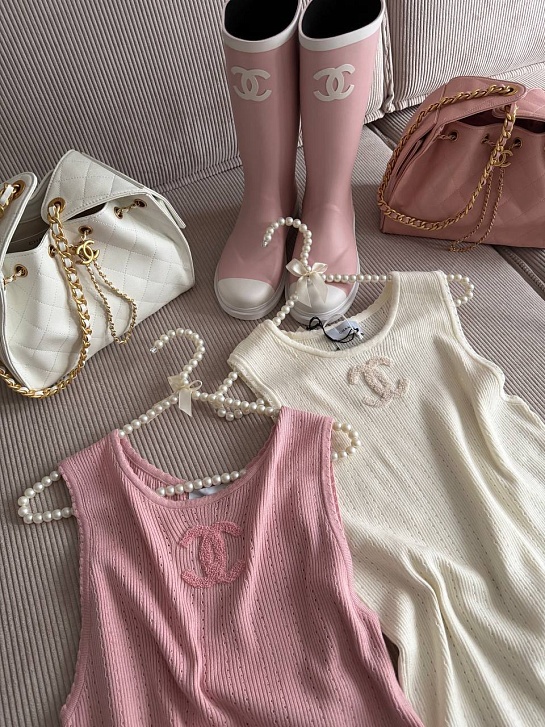 Женская майка розового цвета Chanel premium