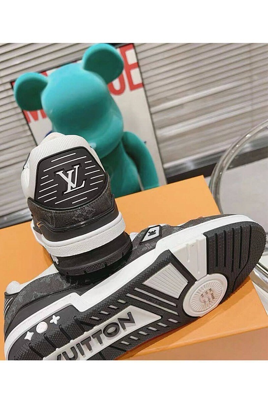 Женские кожаные кроссовки Louis Vuitton Trainer Monogram - White / Black