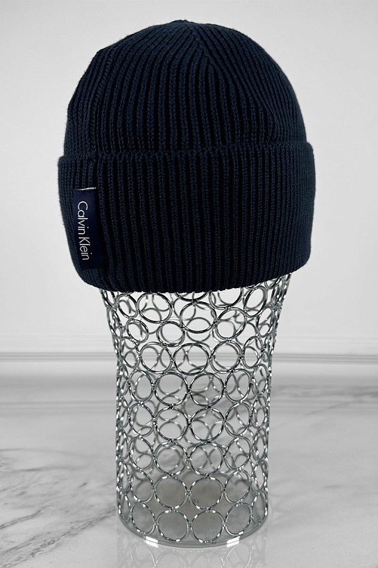 Тёмно-синяя шапка Calvin Klein Jeans monologo patch