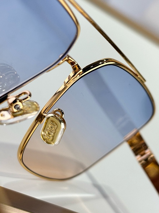 Солнцезащитные очки Dior