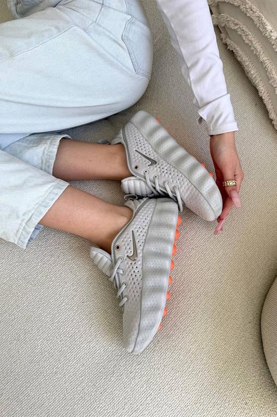 Кроссовки Nike Mind 002 