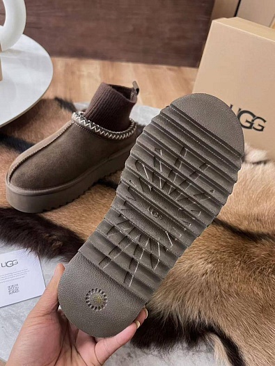 Женские ботинки UGG Classic Mini Cresent - Chocolate   