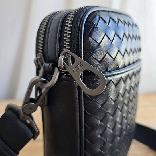 Кожаная сумка Bottega Veneta Intrecciato crossbody 20x14 см - Black