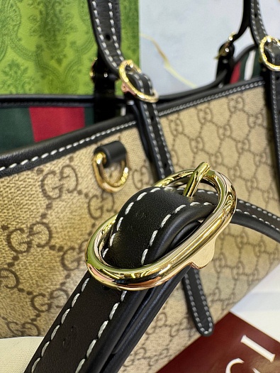 Кожаная сумка Gucci GG Emblem premium 30x19x11 см   