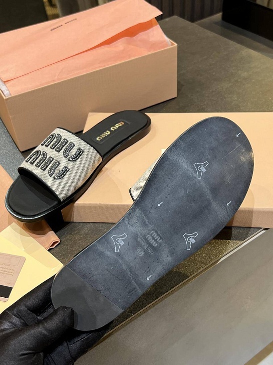 Женские кожаные шлёпанцы MIU MIU Premium - Black