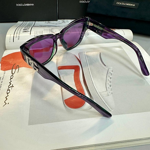 Женские сонцезащитные очки  Dolce & Gabbana фиолетового цвета   