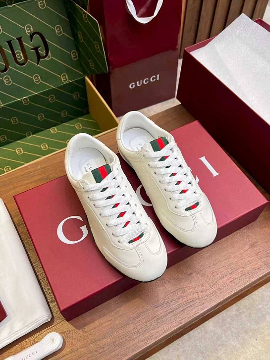 Женские кожаные кроссовки Gucci GG Shift premium