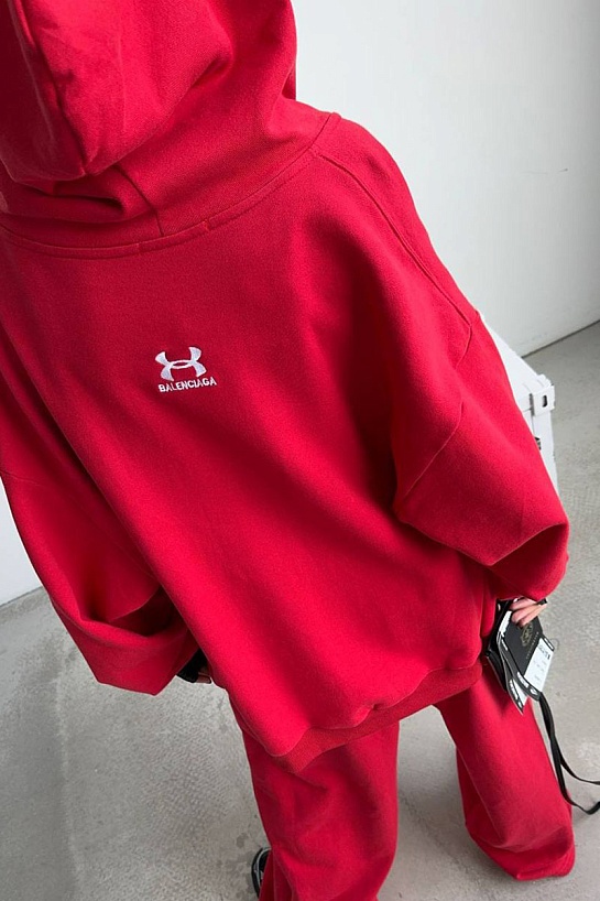 Женский костюм Balenciaga красного цвета