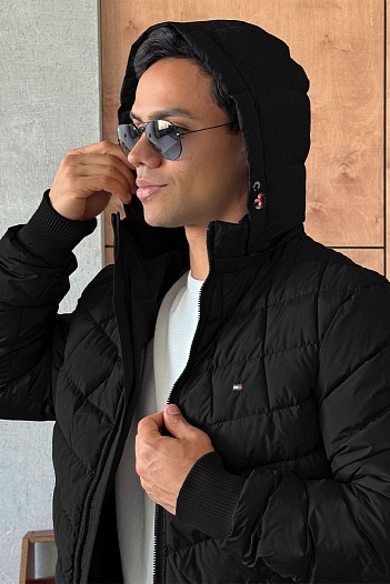 Куртка чёрного цвета Tommy Hilfiger logo-patch   