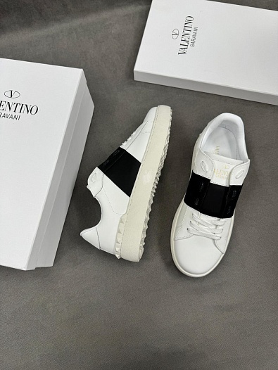 Кожаные кроссовки Valentino Rockstud - White / Black   