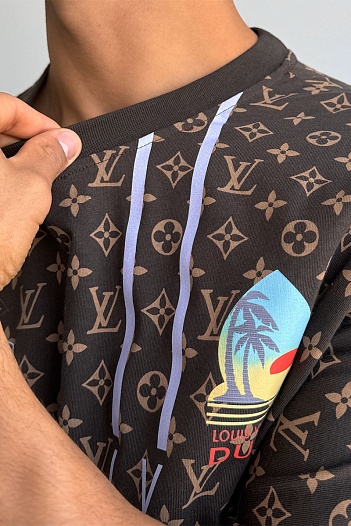 Мужская футболка Louis Vuitton Monogram All-over "Dubai" - Brown   