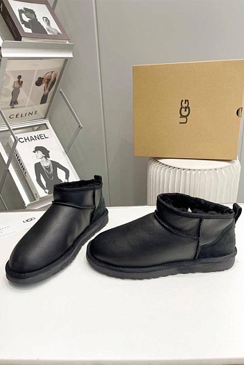 Мужские чёрные ботинки UGG Classic   