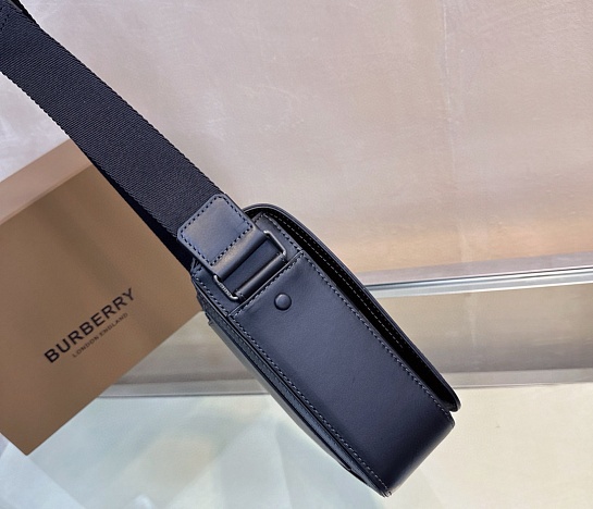 Кожаная сумка Burberry Alfred Premium 25.5x21.5x6.5 см