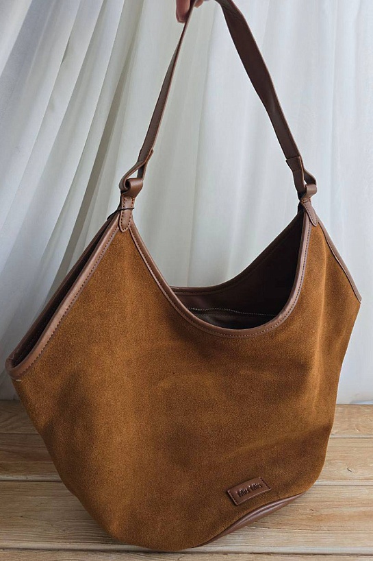 Замшевая сумка-тоут MIU MIU 53x28 см