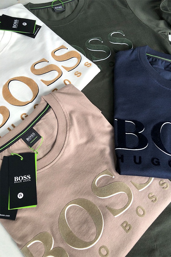 Мужская тёмно-зелёная футболка Hugo Boss