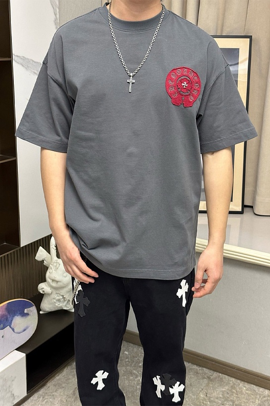 Серая оверсайз футболка Gothic logo