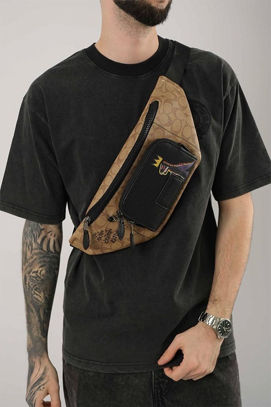 Кожаная сумка на пояс Coach x Jean Michel Basquiat Track