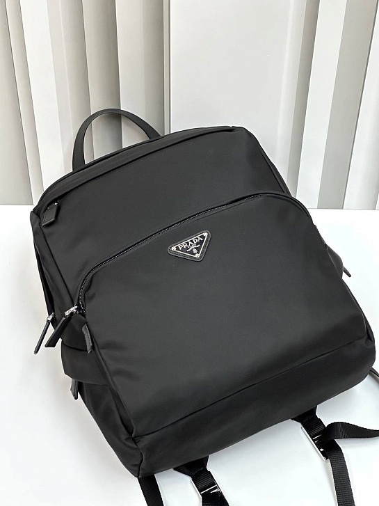 Нейлоновый рюкзак Prada Premium 39x39x17 см
