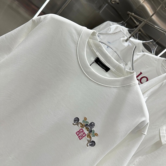 Белая оверсайз футболка Givenchy Premium