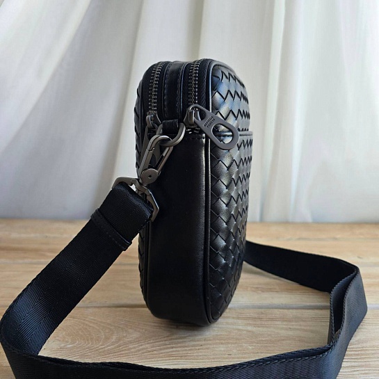 Кожаная сумка Bottega Veneta Intrecciato crossbody 20x14 см - Black