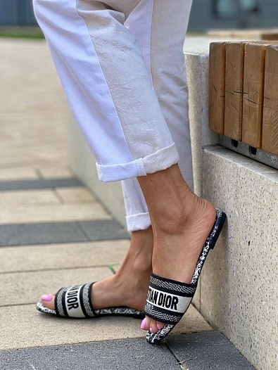 Женские шлепанцы Dior Dway Slide Embroidered Cotton   