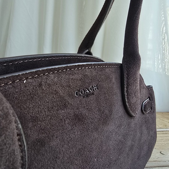 Замшевая сумка Coach 33x16 см