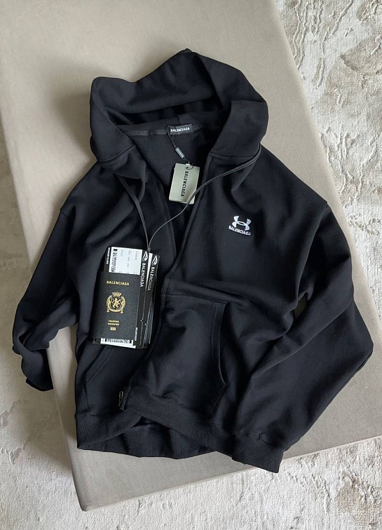 Женский костюм Balenciaga чёрного цвета