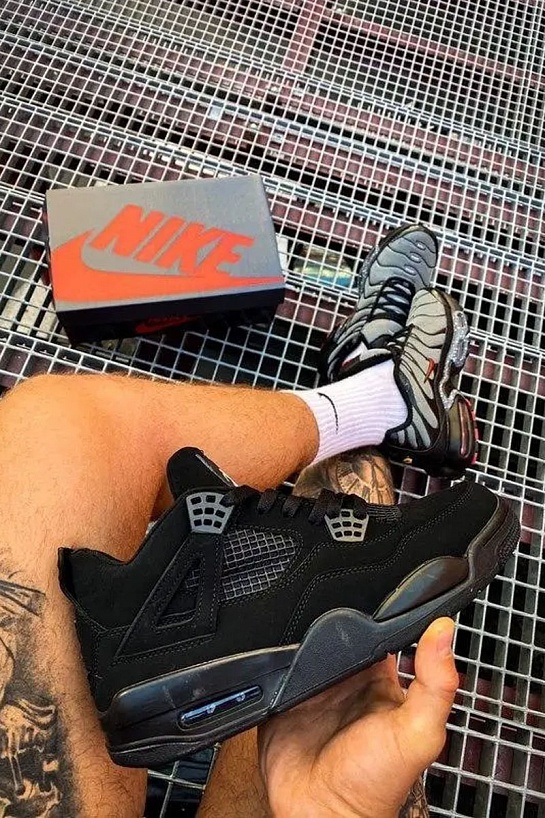 Кроссовки Nike Air Jordan 4 Retro "Black Cat"
