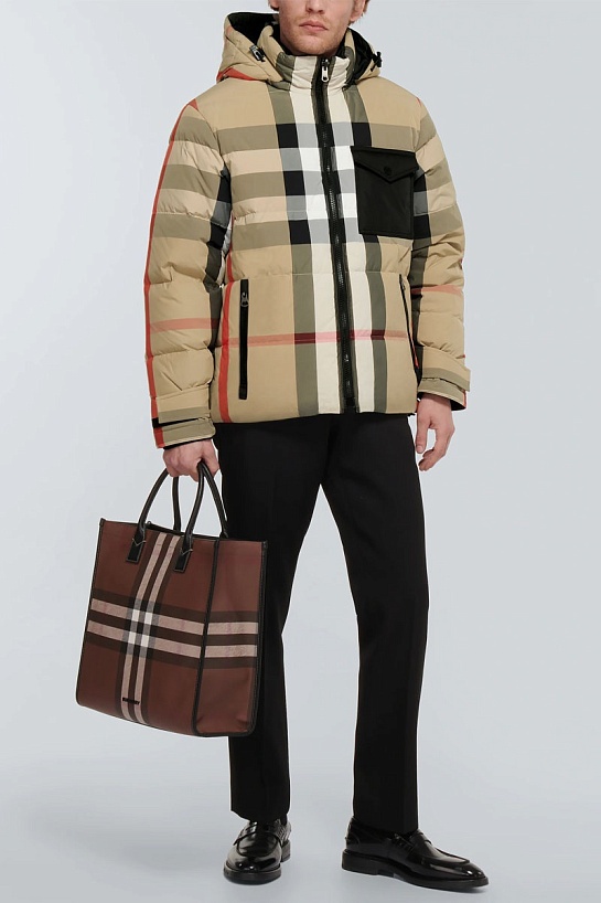 Утеплённая бежевая куртка Burberry с капюшоном