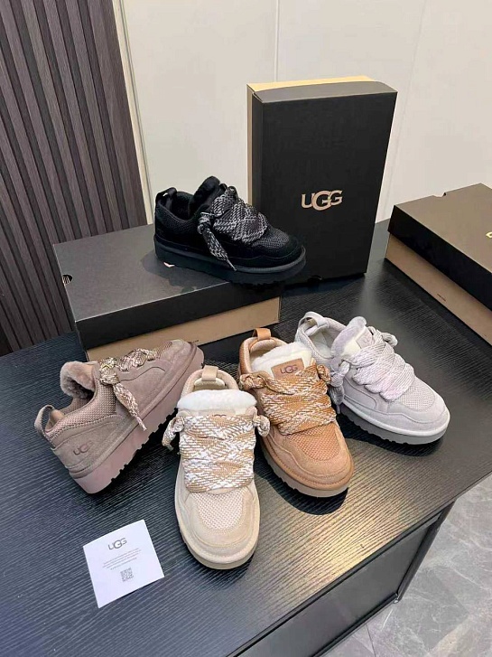 Женские замшевые ботинки UGG Lowmel