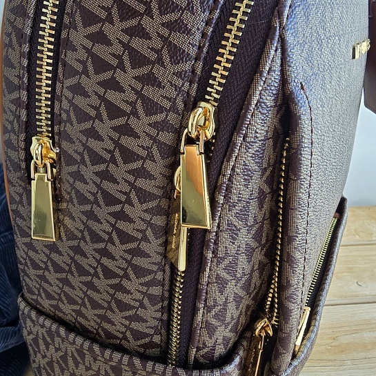 Кожаный рюкзак Michael Kors 40x28 см