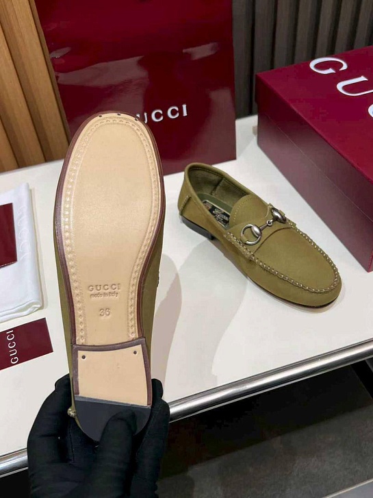 Женские замшевые лоферы Gucci GG premium