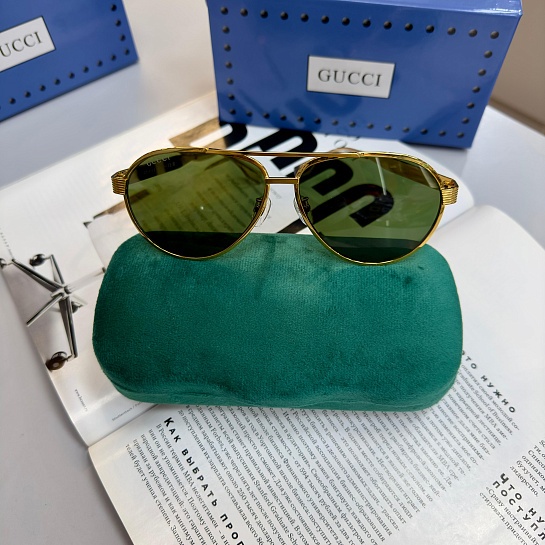 Солнцезащитные очки Gucci GG Monogram