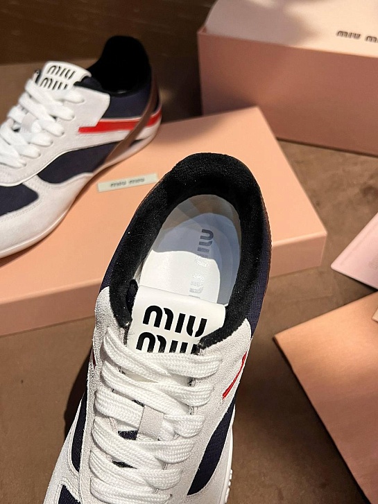 Замшевые женские кроссовки MIU MIU