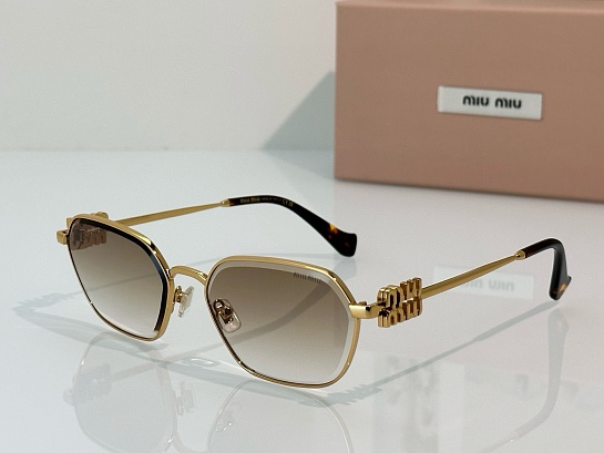 Солнцезащитные очки MIU MIU