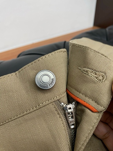 Джинсы бежевого цвета Loro Piana Premium   