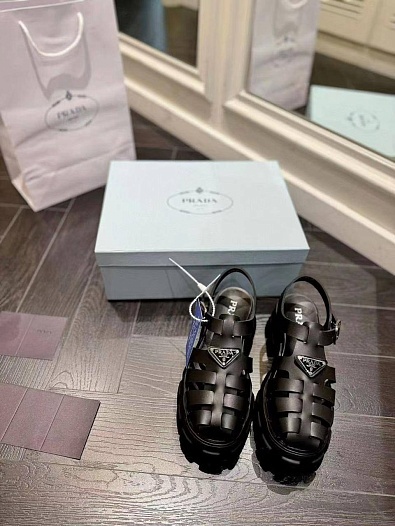 Женские кожаные сандалии Prada Monolith Fisherman - Black   
