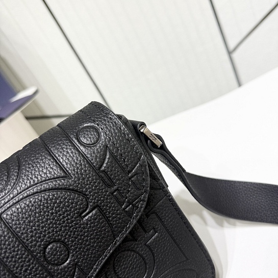 Кожаная сумка Dior Saddle Messenger Premium 23x17.5x6 см