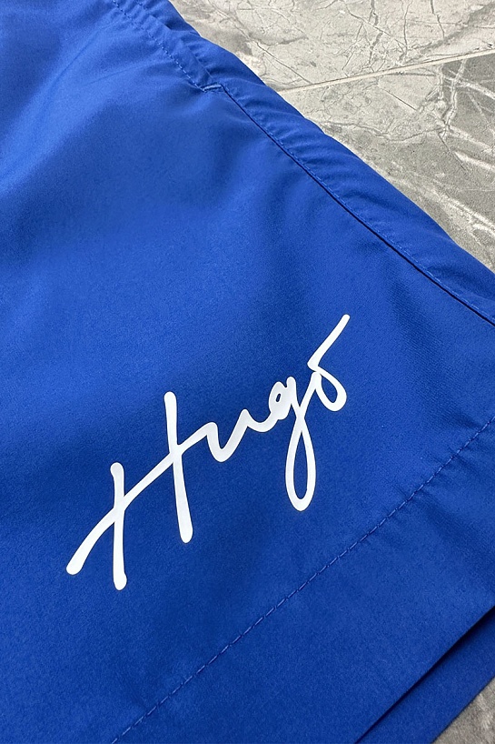 Мужские шорты Hugo Boss синего цвета