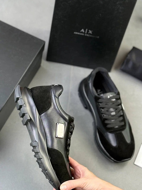 Кроссовки чёрного цвета Armani Exchange