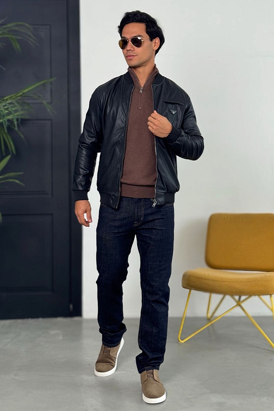 Кожаная куртка чёрного цвета Prada logo-plaque