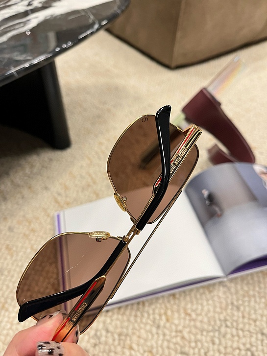 Солнцезащитные очки Dior