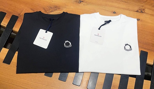 Мужская белая футболка Moncler Dragon patch   