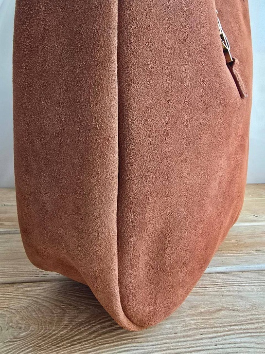 Женская замшевая сумка Yves Saint Laurent 37x29 см