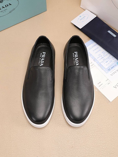 Мужские кожаные слипоны Prada Saint Tropez - Black / White   