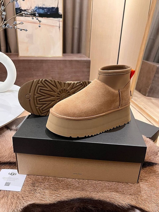 Женские ботинки с мехомм UGG Deeper - Chestnut
