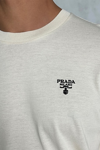 Мужская бежевая футболка Prada   