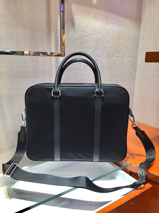 Нейлоновый портфель Prada Premium 36x28x7 см