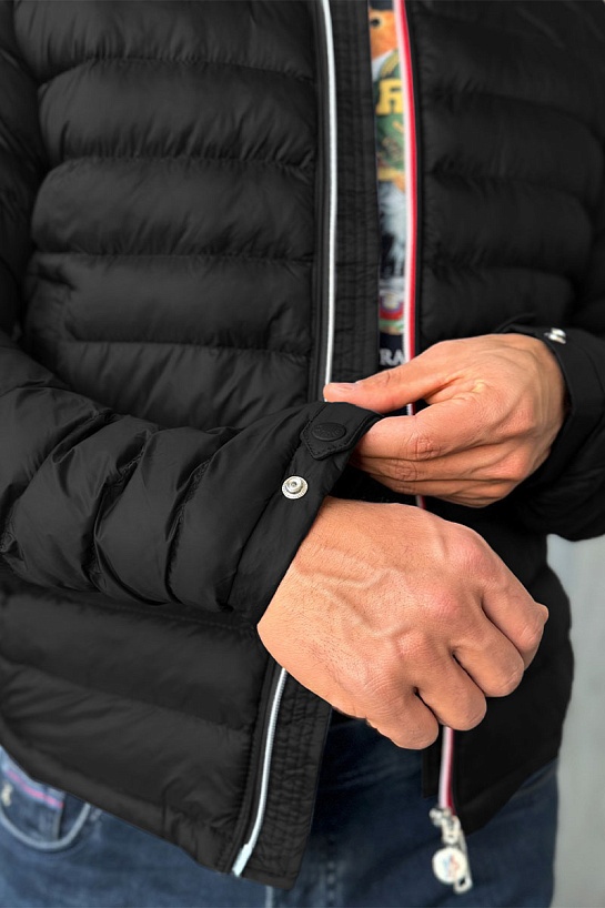 Мужская чёрная куртка Moncler Benamou